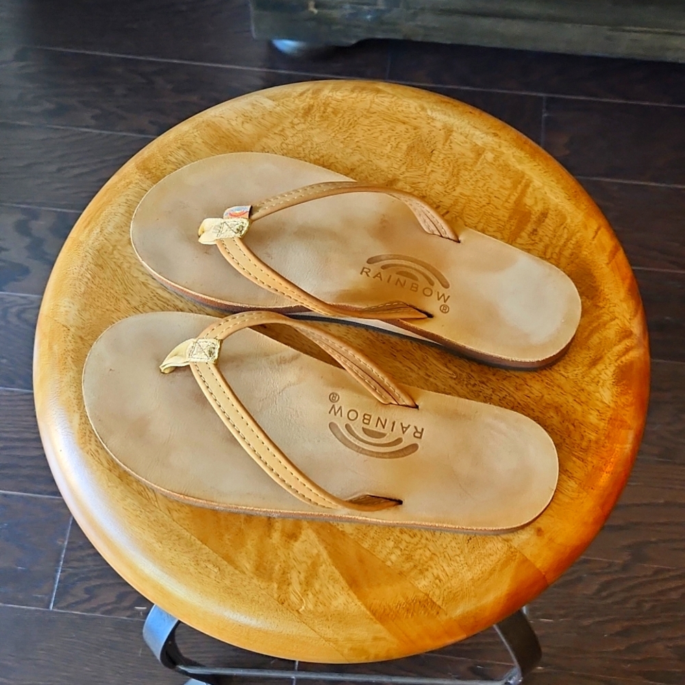 **like new**Women's Medium Rainbow Sandals